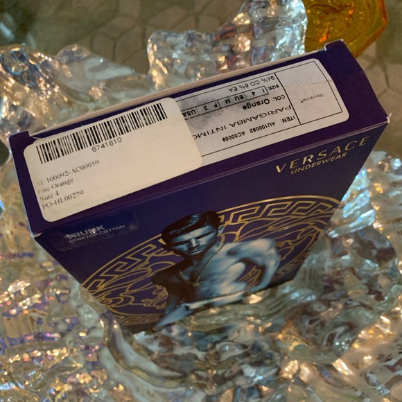 VERSACE - Picture 5 of 7